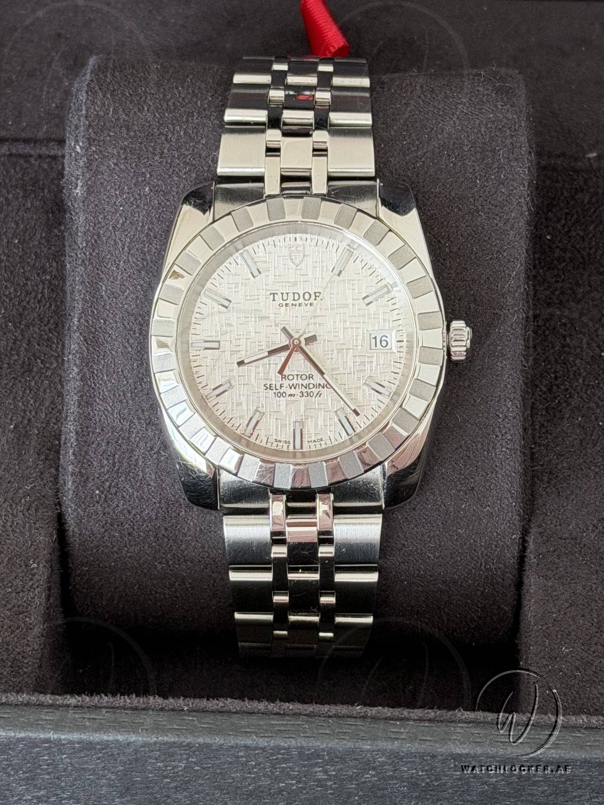 Tudor Classic Date 38