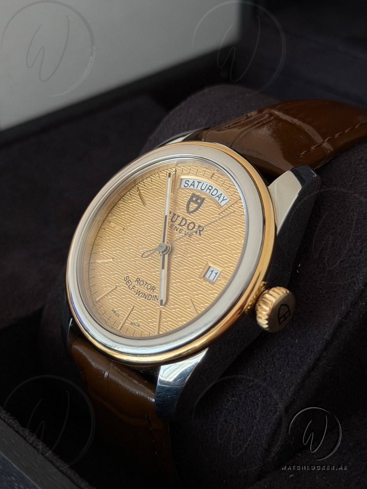 Tudor Glamour Date Day Champagne Linen Dial